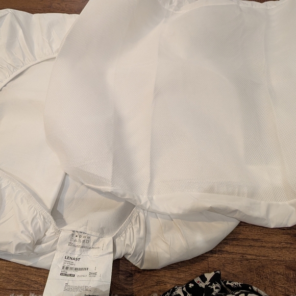 Crib Mattress protectors Includes 2 white, 70x132 cm (27 1/2x52") - Picture 9 of 13